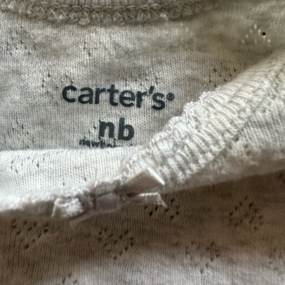Donated☀️
💙5/$25💙 Carters Newborn Long Sleeve Onesies - Picture 3 of 3